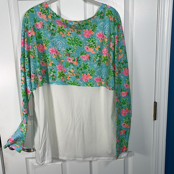 Lilly Pulitzer Finn top Lilly loves Disney size extra large - Picture 4 of 5